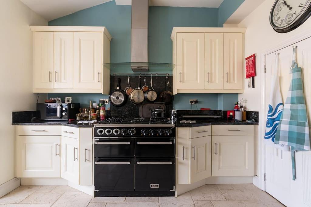Four Bedroom Townhouse In Famous Suffolks Area Cheltenham Zewnętrze zdjęcie
